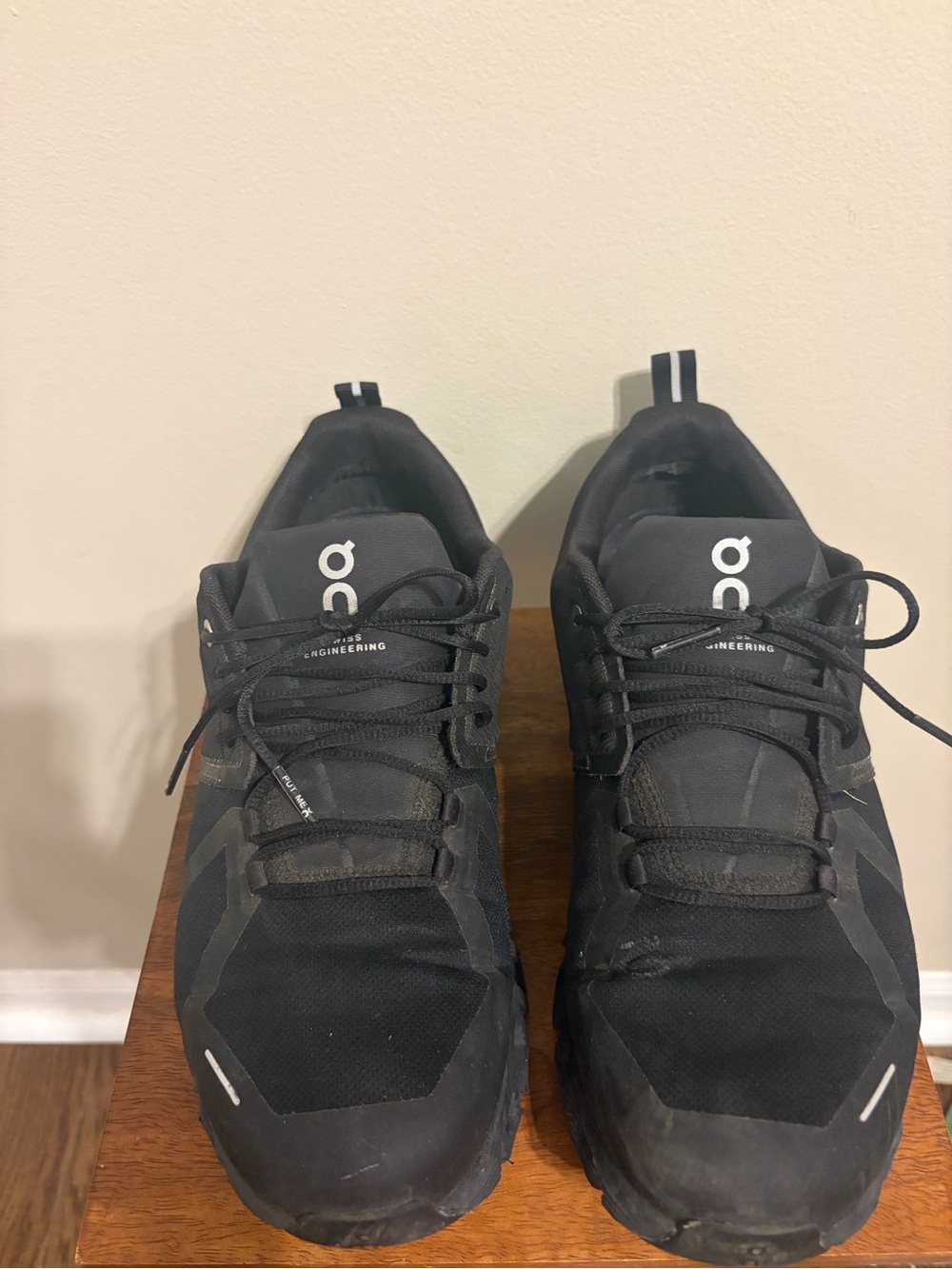 On Clouds Men's Black Performance Athletic Shoes